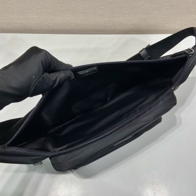 Pra*a waist chest packs